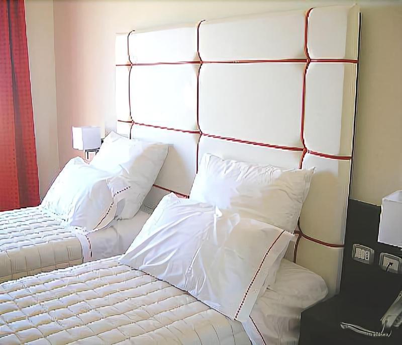 Hotel Al Ritrovo Кастелуцо Екстериор снимка