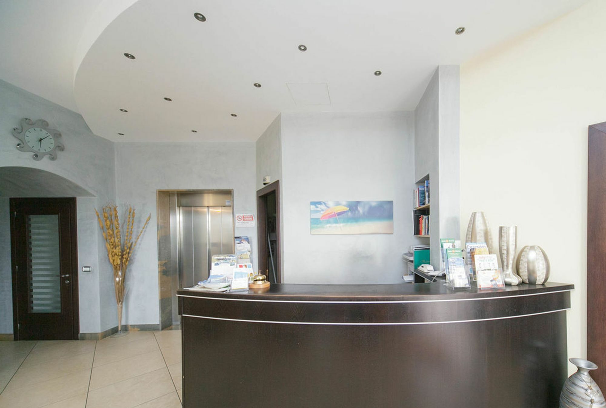 Hotel Al Ritrovo Кастелуцо Екстериор снимка