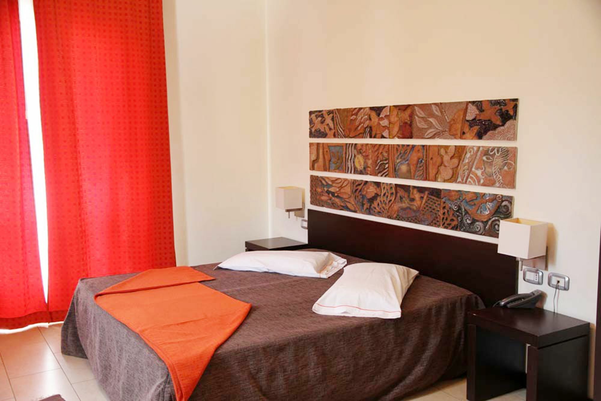 Hotel Al Ritrovo Кастелуцо Екстериор снимка