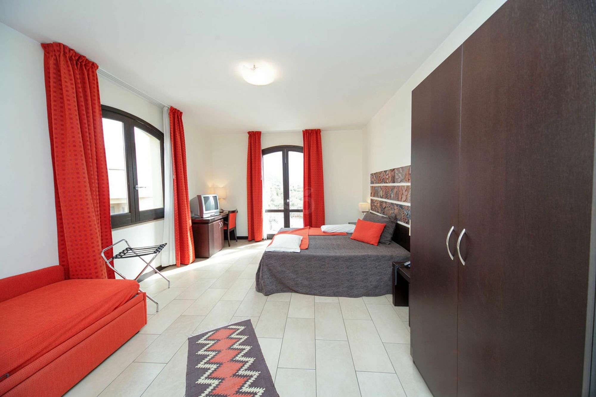 Hotel Al Ritrovo Кастелуцо Екстериор снимка