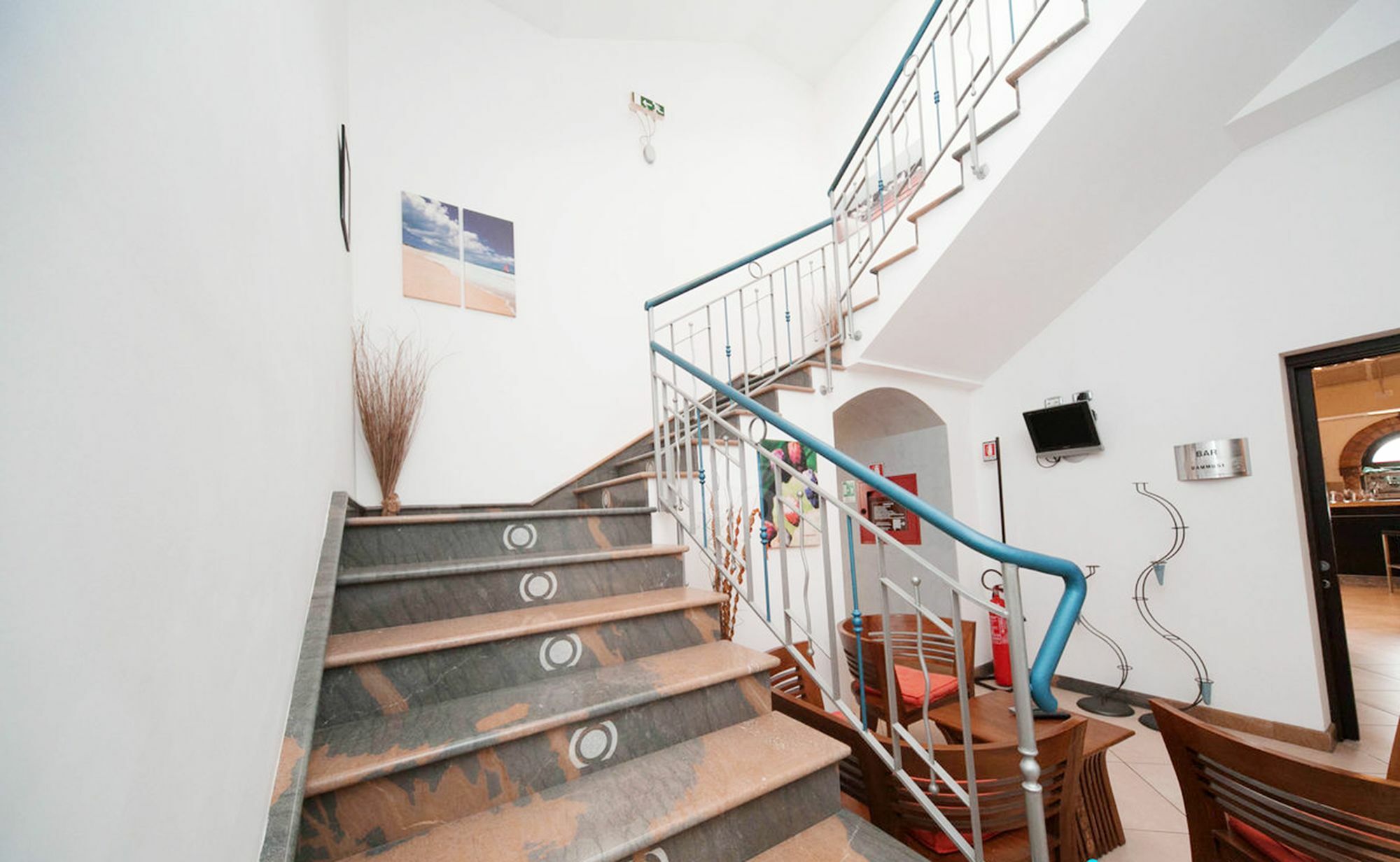 Hotel Al Ritrovo Кастелуцо Екстериор снимка