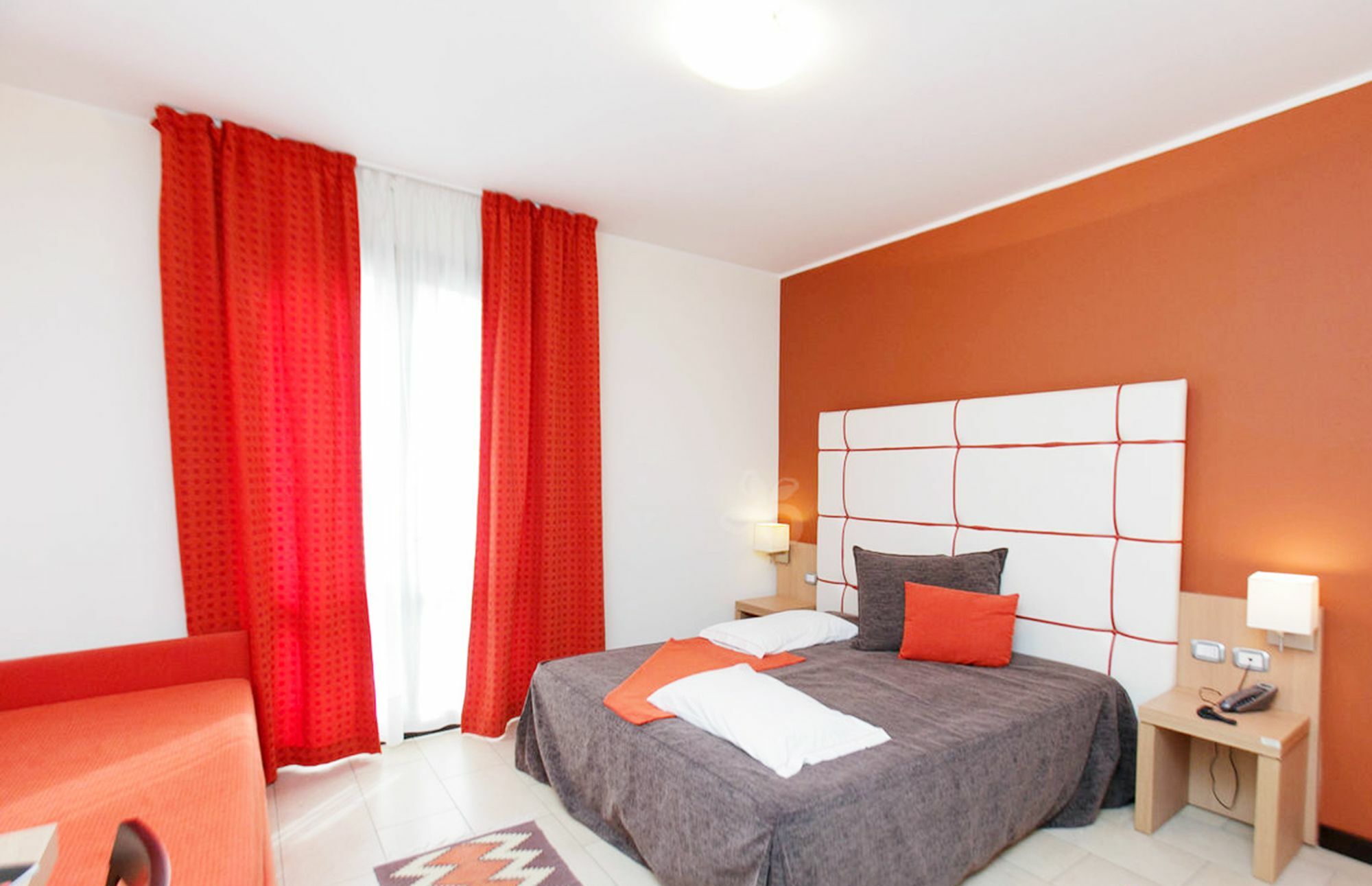 Hotel Al Ritrovo Кастелуцо Екстериор снимка