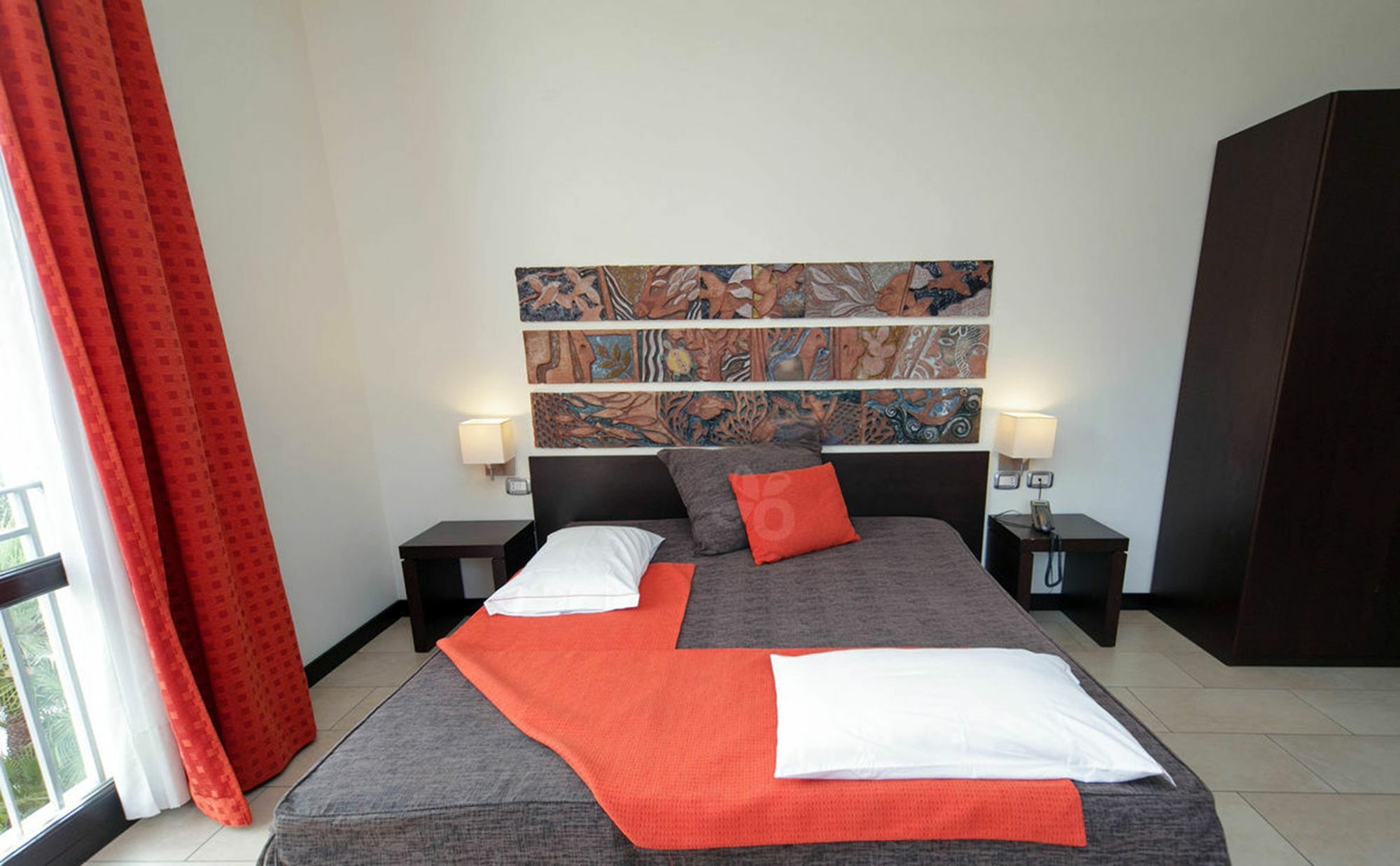 Hotel Al Ritrovo Кастелуцо Екстериор снимка